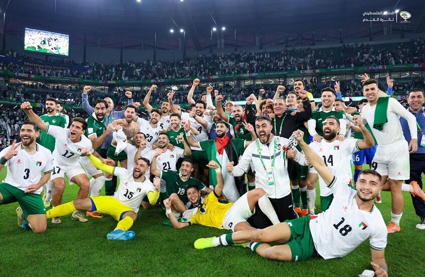 شاهد.. المهاجم السوري عمر خريبين يرتدي قميص "الفدائي"