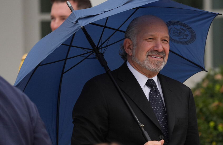 وزير التجارة الأمريكي على قناعة بتأييد المحكمة العليا لشرعية رسوم ترامب