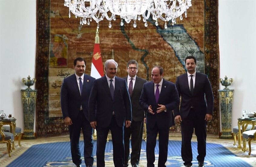 السيسي وحفتر يبحثان ترسيم الحدود البحرية