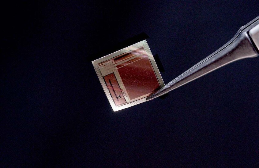 ابتكار أصغر وأسرع واجهة دماغ-حاسوب في العالم