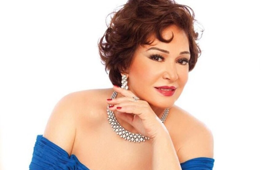 لبلبة تحذر معجبا في السعودية: مفيش بوس.. مراتك تزعل! (فيديو)