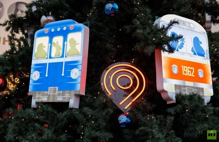 مكسيم ليكسوتوف: نقوم بتركيب أشجار عيد الميلاد الخاصة بمديرية النقل في موسكو للعام السابع على التوالي