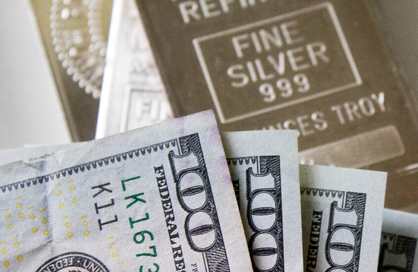 سعر الفضة يرتفع إلى مستوى قياسي جديد في بورصة "كومكس"