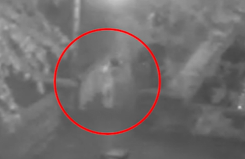 بريطانيا..مراهقة تستنجد بالمارة لحمايتها من اعتداء جنسي من أجنبيين ولقطات مروعة للواقعة-فيديو