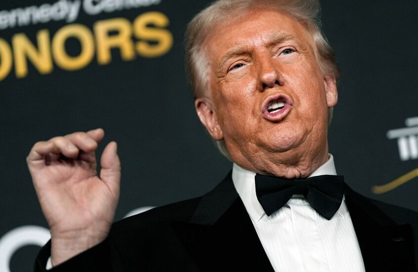 ترامب يهاجم "ذات العمامة الصغيرة" ويصف بلادها بـ"أسوأ دولة" (فيديو)