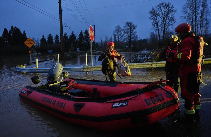 سلسلة عواصف قوية تضرب شمال غرب المحيط الهادئ