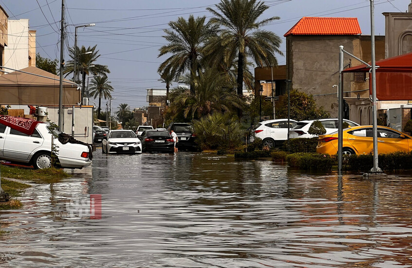 سيول العراق.. فيديو لانهيار حائط مدرسة بعد ثوان من عبور تلامذة بجواره