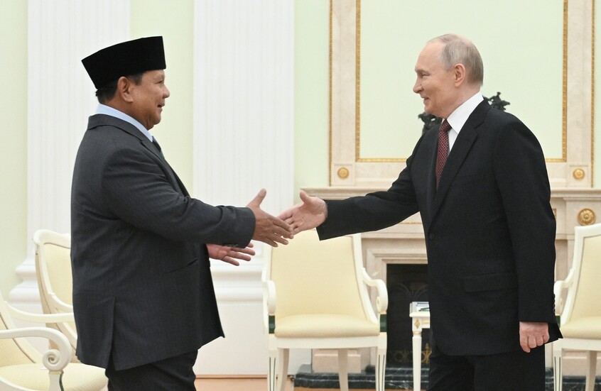 بوتين: روسيا مستعدة للمساهمة في برنامج إندونيسيا النووي