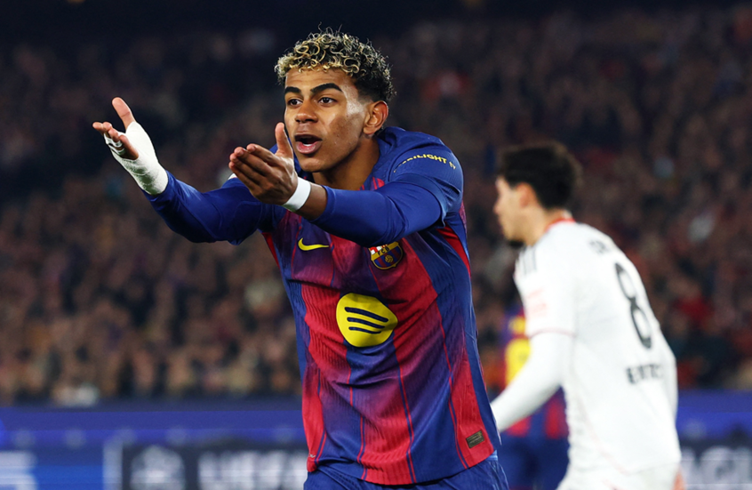 على طريقة فينيسيوس مع ألونسو.. لامين جمال يشعل أزمة مع فليك بعد استبداله في لقاء فرانكفورت! (فيديو)