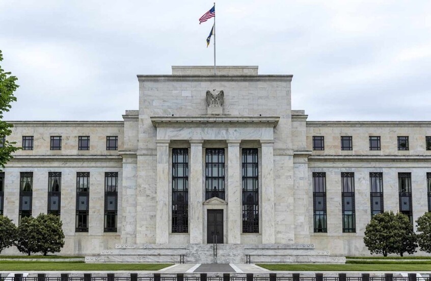 الفيدرالي الأمريكي يخفض أسعار الفائدة ويشير إلى مسار أكثر صعوبة للتخفيضات المستقبلية