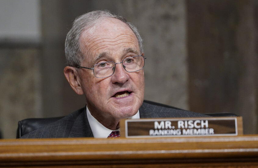 رئيس لجنة العلاقات الخارجية بمجلس الشيوخ الأمريكي: منزعجون من التهديد الصيني لليابان