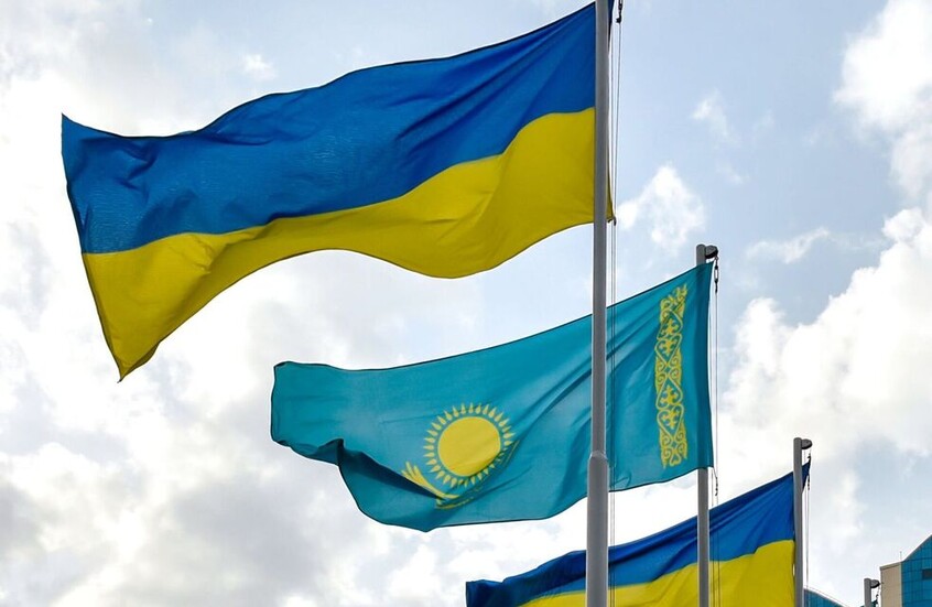 وزير الخارجية الكازاخستاني يناقش مع نظيره الأوكراني هجمات كييف على خط أنابيب قزوين