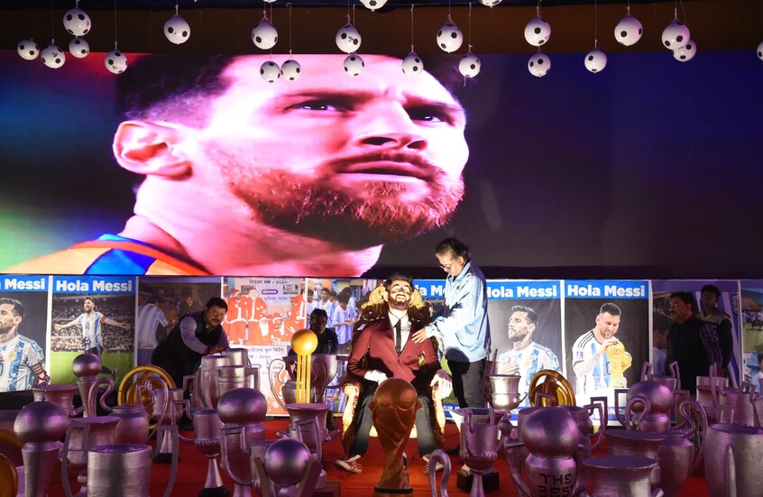 الهند تحتفي بميسي.. الكشف عن أضخم تمثال لنجم كرة قدم حي (فيديو)