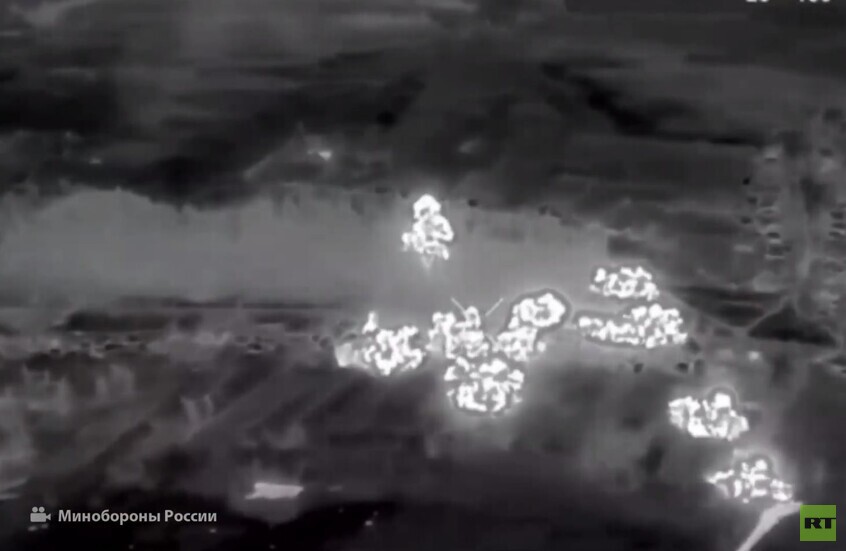 الدفاع الروسية تنشر مشاهد لقصف مواقع تابعة لقوات كييف باستخدام راجمة "TOS-1A"