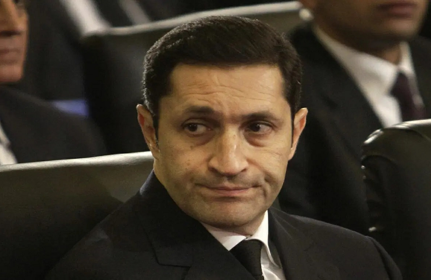 علاء مبارك يوجه رسالة لمنتخب مصر بعد خيبة كأس العرب
علق علاء مبارك، نجل الرئيس المصري الراحل محمد حسني مبارك، على النتائج السلبية لمنتخب بلاده في بطولة كأس العرب لكرة القدم المقامة في قطر، معربا عن امتعاضه من التعامل الرسمي معها.
ونشر مبارك، تدوينة على منصة إكس، تعقيبا على تصريحات لوزير الشباب والرياضة أشرف صبحي، قال فيها إن "البطولة العربية ليست ضمن الأجندة الدولية"، وأن "اتحاد الكرة اتخذ قرارا بالمشاركة وانتهى الأمر"، مشيرا إلى ضرورة الاستعداد لبطولة كأس الأمم الإفريقية.

وعقب علاء مبارك قائلا: "مع كامل الاحترام والتقدير يعنى ايه انتهى الأمر! ولو لا قدر الله جاءت نتائج منتخبنا الأول في أمم أفريقيا مخيبة للاَمال سنقول انتهى الأمر ونركز بقى على كاس العالم!".

وأضاف: "بالنسبة لمجموعة مصر في كـس العالم ووصفها بأنها ليست صعبة، بالتأكيد حضرتك ليست كباقي المجموعات لكنها ليست سهلة، الرسالة لمنتخبنا؛ أن يستعدوا جيدا لأنه لا توجد مباراة سهلة في كأس العالم خاصة أن فرق المجموعة تمتاز بقوة بدنية ولياقة عالية. كل التوفيق لمنتخبنا في أمم أفريقيا واللقب الثامن إن شاء الله".