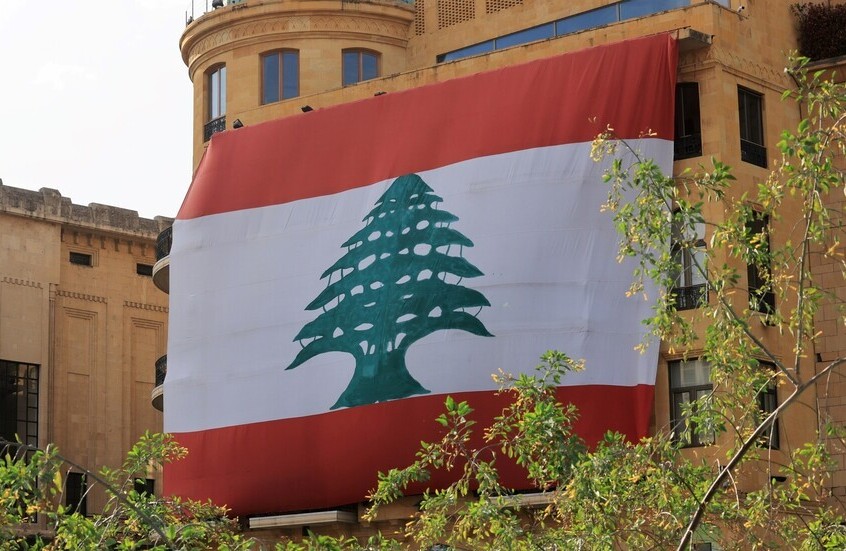 لبنان.. "كتلة الوفاء" تندد بتنازلات الحكومة المجانية أمام إسرائيل وتطالب بـ"فرملتها"
أكدت "كتلة الوفاء للمقاومة" بلبنان في بيان، يوم الخميس، أن الحكومة ارتكبت سقطة أخرى بتسميتها "مدنية" للمشاركة في لجنة "الميكانيزم" التي ‏تشرف على اتفاق وقف ‏الأعمال العدائية.