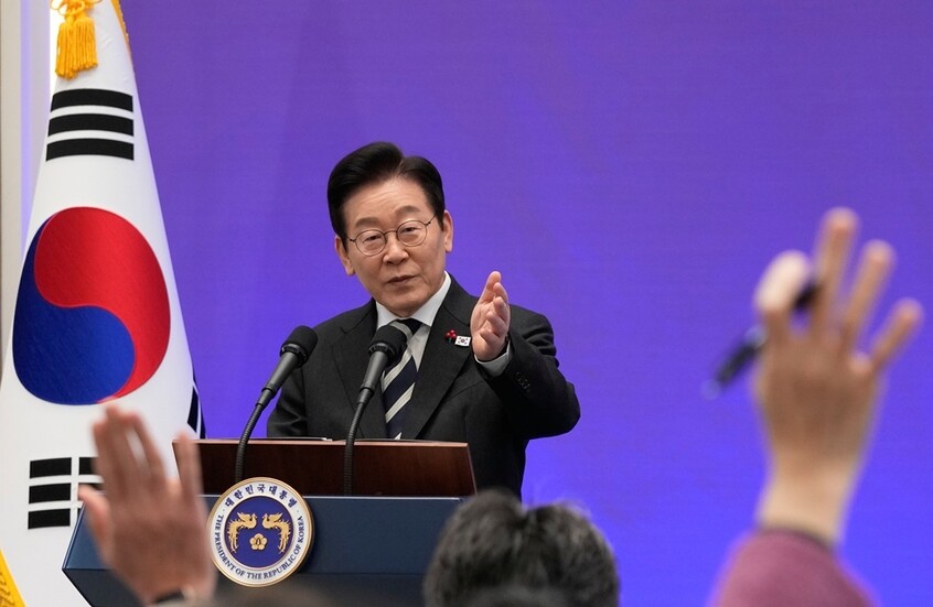 كوريا الجنوبية.. الرئيس لي يقبل استقالة وزير لتلقيه أموالا من كنيسة التوحيد