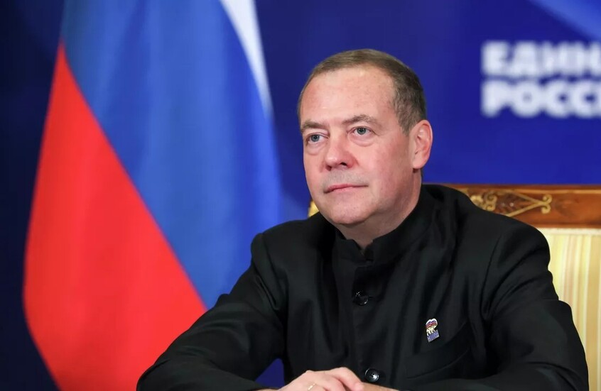 مدفيديف: فكرة واشنطن لإنشاء "مجموعة الخمسة" بمثابة صفعة لأوروبا