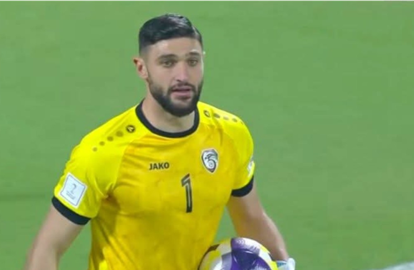 مشهد مؤثر لحارس منتخب سوريا إلياس هدايا بعد خسارة "نسور قاسيون" أمام المغرب (فيديو)