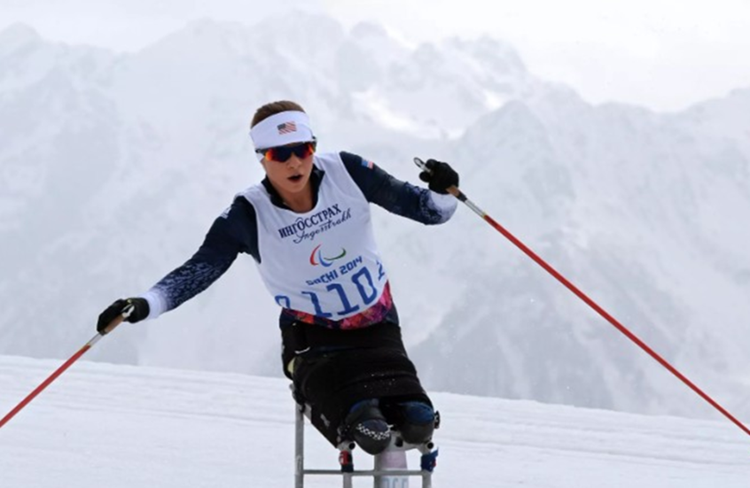 الاتحاد الدولي للتزلج يسمح للرياضيين البارالمبيين الروس بالمنافسة تحت علم ونشيد بلادهم