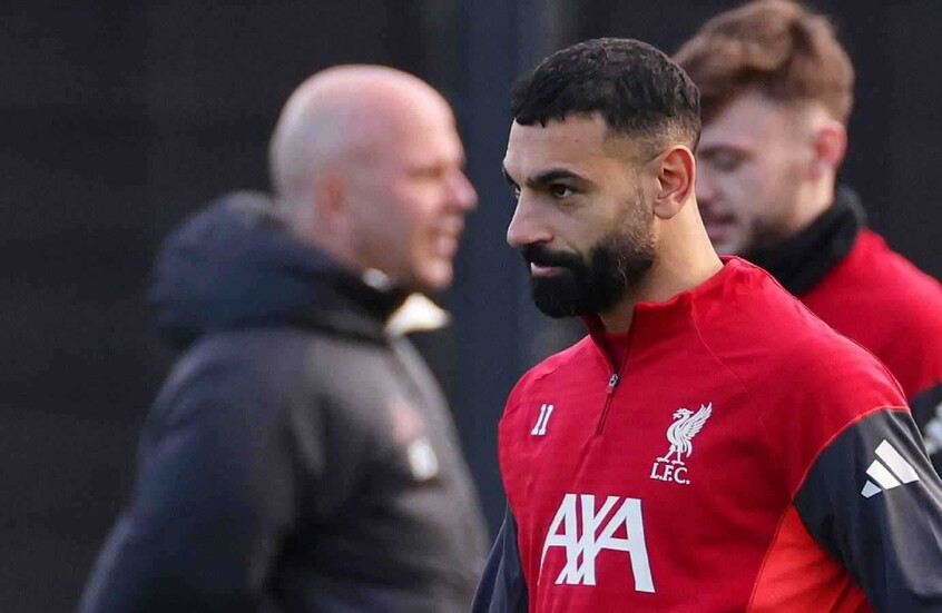 سلوت يتخذ خطوة جديدة تجاه محمد صلاح ويعلن موقفه من رحيله