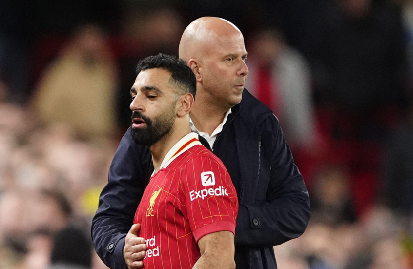 قبيل اجتماعهما المرتقب.. سلوت يحدد شرطه الوحيد لعودة صلاح إلى تشكيلة ليفربول