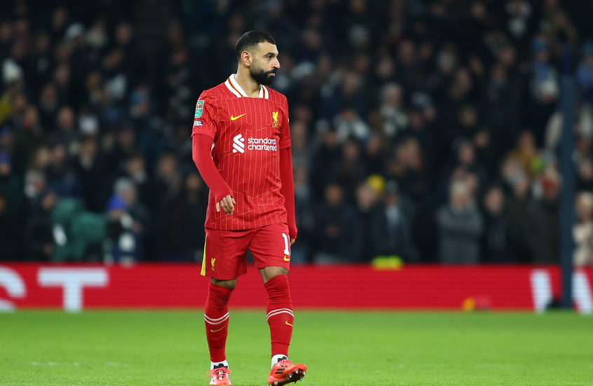 بأغنية حزينة.. علاء مبارك يدعم صلاح في أزمته مع ليفربول (فيديو)