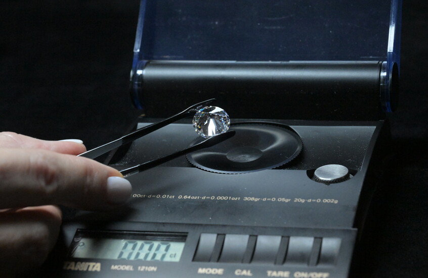 عملاق الألماس "ألروسا" يطرح مجموعة أحجار ألماس فريدة للبيع