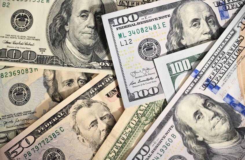 مؤسس مشارك لشركة أوراكل يخسر حوالي 25 مليار دولار في يوم واحد