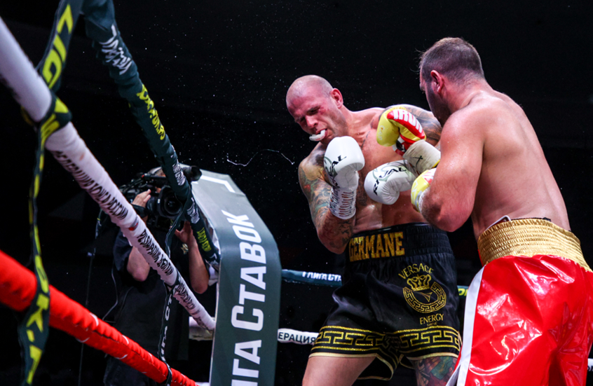 الروسي مراد غاسييف يسقط بوليف بالضربة القاضية ويتوج بلقب بطولة العالم للوزن الثقيل "WBA" (فيديو)