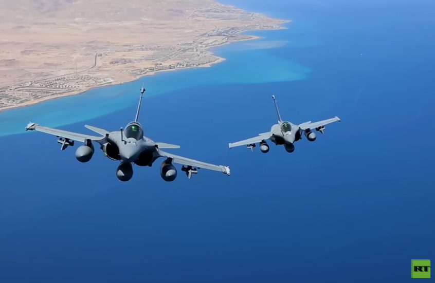 إعلامي شهير يتحدث عن انزعاج إسرائيلي من تنامي القوة العسكرية المصرية