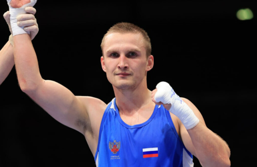 الروسي شومكوف يتوج بذهبية بطولة العالم للملاكمة في دبي