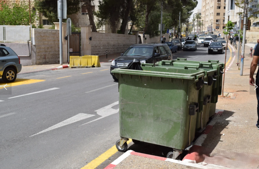 أمانة عمان تعيد لأردني 19 ألف دينار رماها بالقمامة!