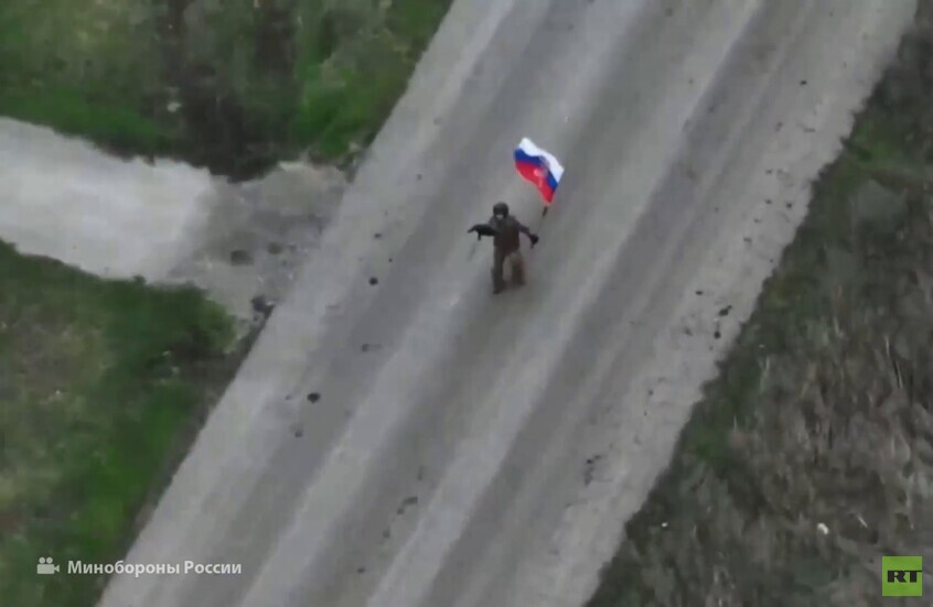 مشاهد لمعارك تحرير القوات الروسية لبلدة فارفاروفكا في مقاطعة زابوروجيه