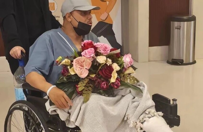 السعودية.. "صاروخ" يبتر جزءا من قدم الفنان حسن إسكندراني (صور + فيديو)