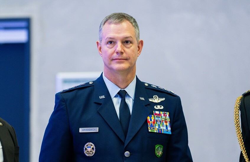 قائد كبير في الناتو يحضر محادثات برلين بين الولايات المتحدة وأوكرانيا