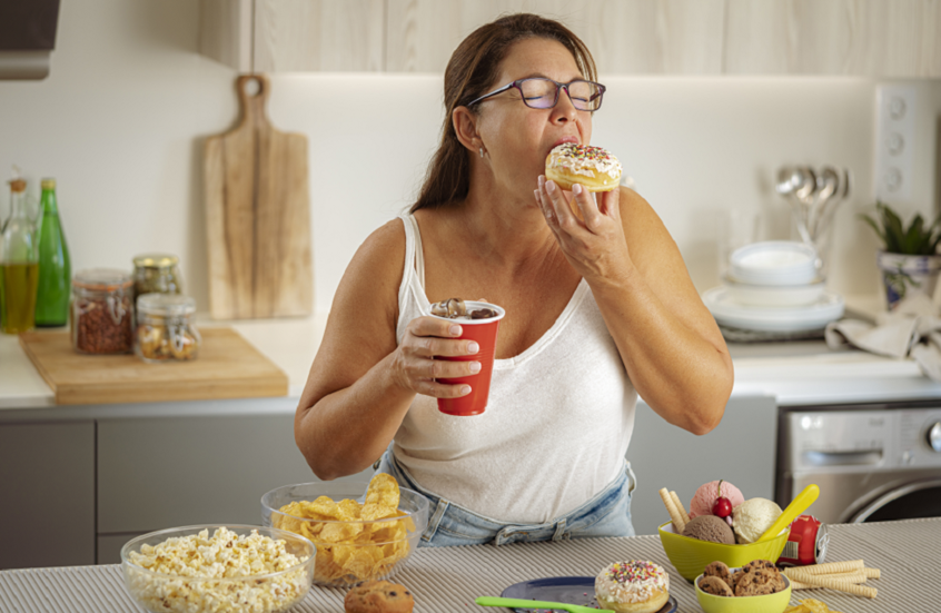 الأسباب الرئيسية للإفراط في تناول الطعام