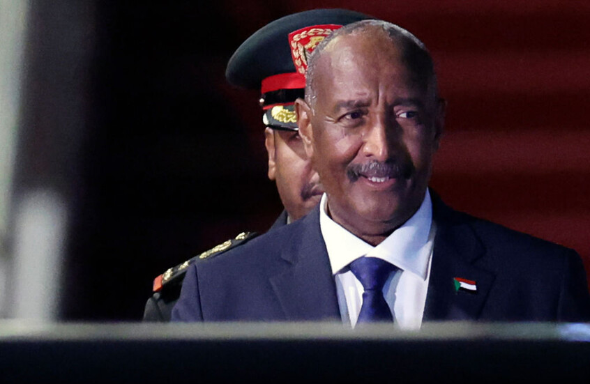 "ابن الأكرمين".. البرهان ينشر صورة مع ولي العهد السعودي خلال زيارته للمملكة