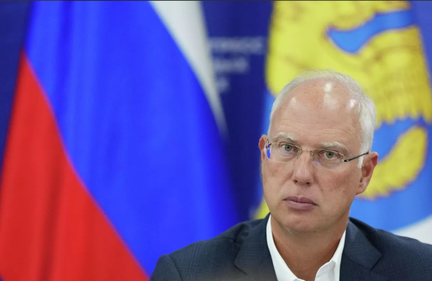 دميترييف يشير إلى أهداف خفية للغرب والناتو وراء الترويج لمعاداة روسيا