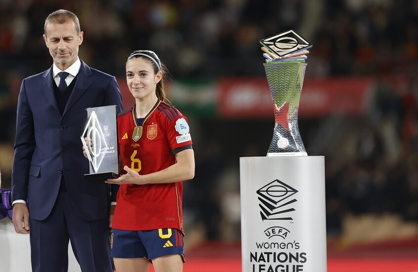 للعام الثالث على التوالي.. النجمة أيتانا بونماتي تحصد جائزة The Best من FIFA لأفضل لاعبة