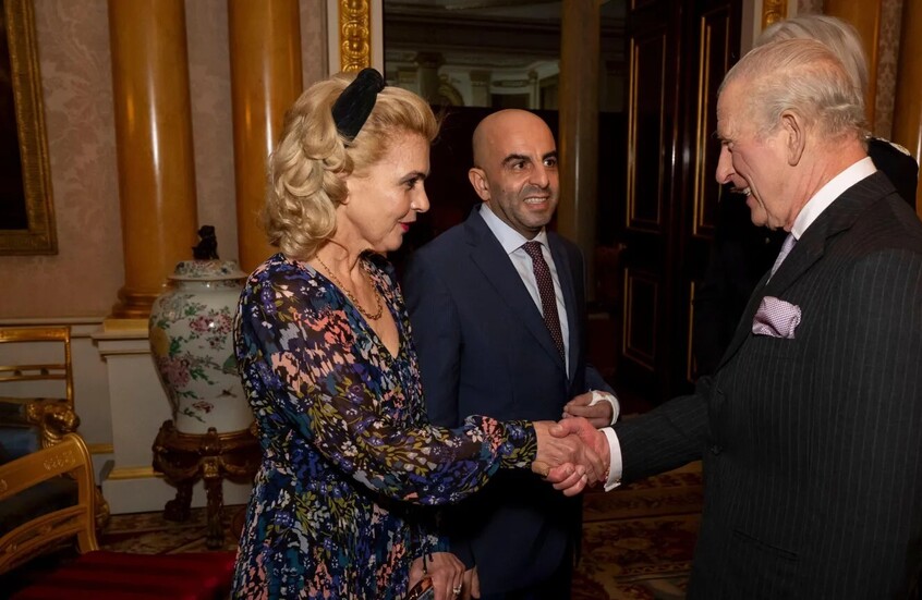 الملك تشارلز يلتقي البطل الجزائري الذي تصدّى لهجوم مع طعن جماعي على متن قطار في لندن