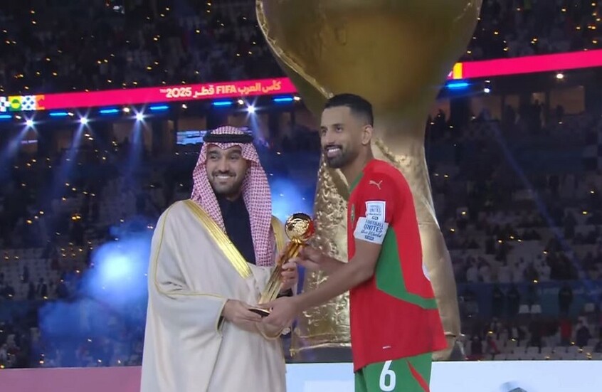 ربيع حريمات يتوج بجائزة أفضل لاعب في كأس العرب 2025 (فيديو)