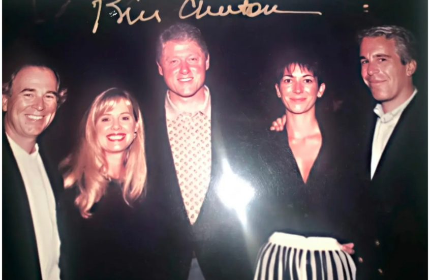 فضيحة تطفو على سطح الذاكرة.. كلينتون اصطحب إبستين لحفل زفاف زعيم عربي دون دعوة