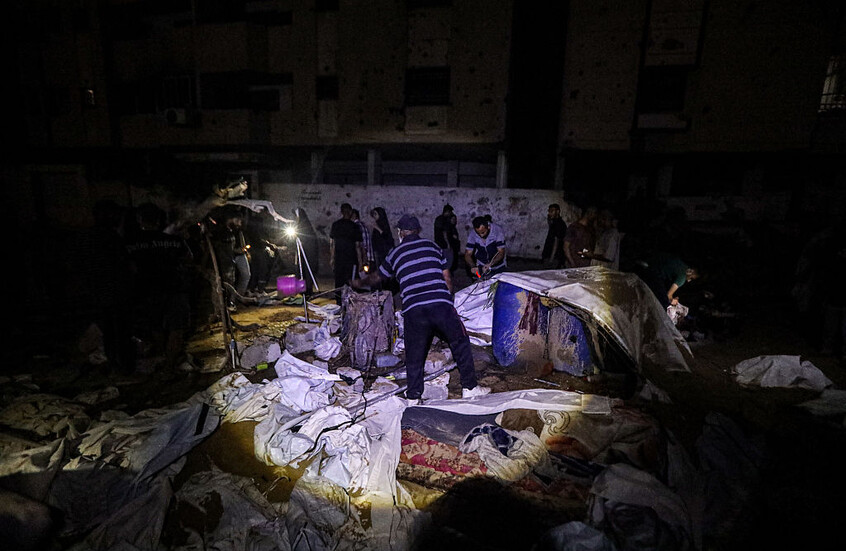 مصادر فلسطينية: 6 قتلى على الأقل وعدد من الجرحى بقصف إسرائيلي على مدرسة في حي التفاح شرق مدينة غزة