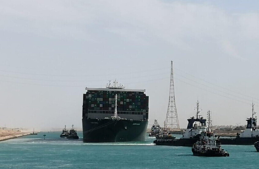 قناة السويس على موعد مع حدث يحصل لأول مرة منذ عامين بعد توقف حرب غزة