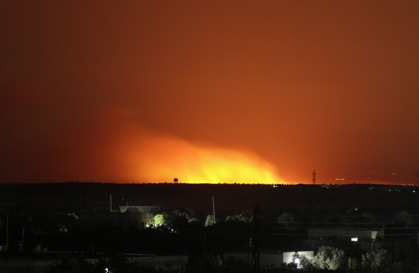 "نيويورك تايمز": الولايات المتحدة بدأت غارات جوية واسعة النطاق على تنظيم "داعش" في سوريا