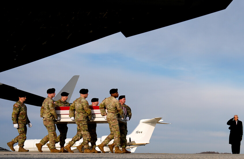 ترامب: نحن نضرب الآن معاقل داعش في سوريا بقوة شديدة