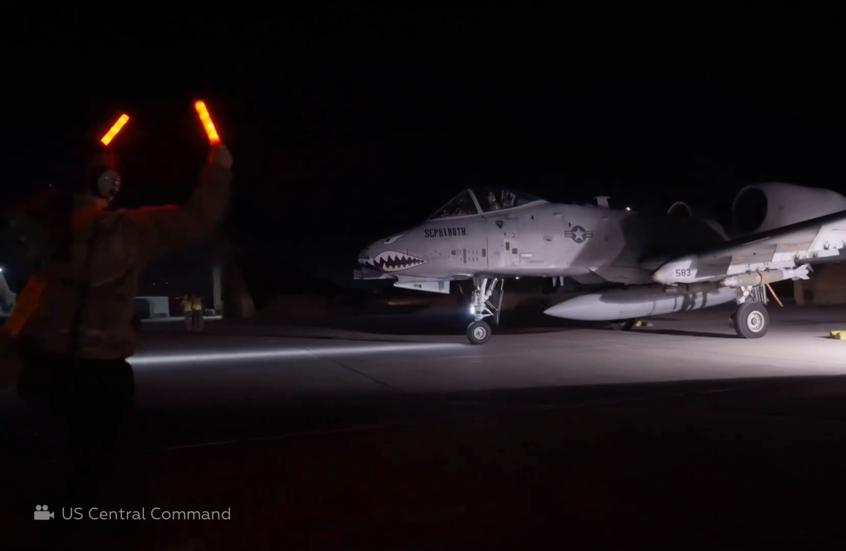 مشاهد لطائرات أمريكية تقلع لضرب مواقع "داعش" في سوريا