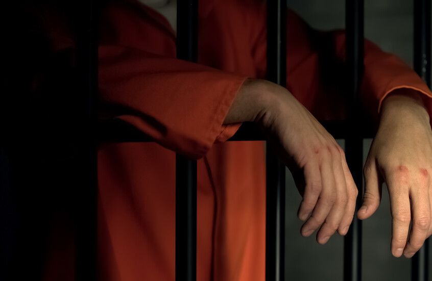 بريطانيا.. قاتل عنصري يدخل في مشادة كلامية مع هاشم عبيدي داخل السجن