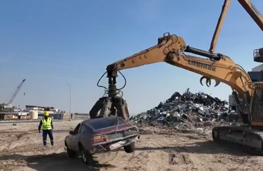 الكويت.. السلطات "تكبس" مركبتين تورط قائداهما في دهس عسكري أثناء تأدية واجبه (فيديو)